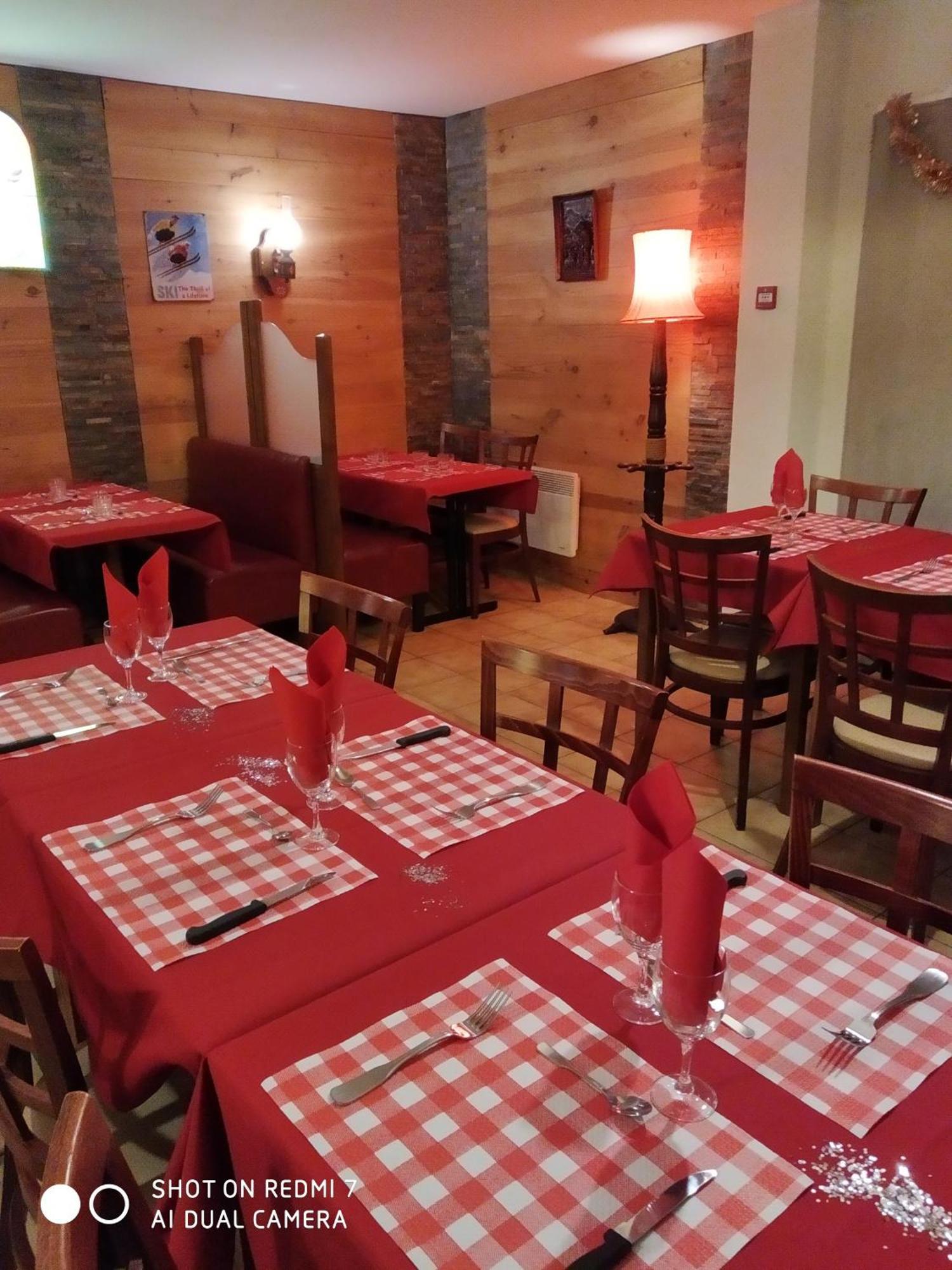 Chalet Hotel Les Marmottes 2 Etoiles Nn Montferrier Dış mekan fotoğraf